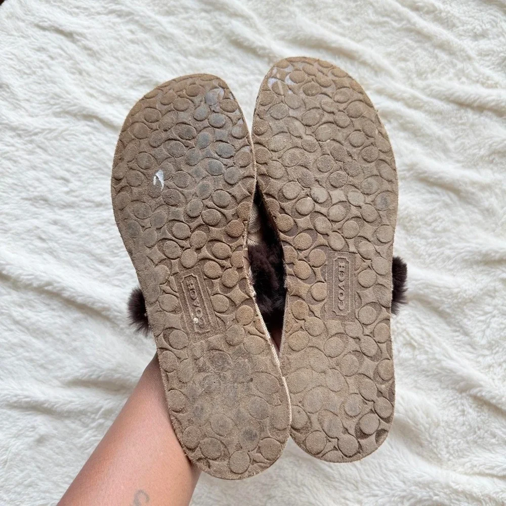 Coach Women's Size 8 Signature C Fur Pom Pom Slide Slippers